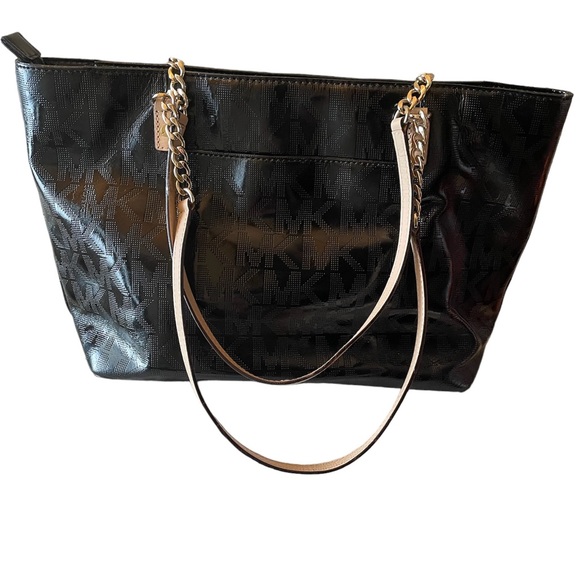 Price$ drop! ⬇️ Michael Kors Black Patent Leather MK Monogrammed Tote Bag - Picture 5 of 9
